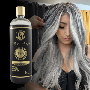 Bote de Matizador Black Toner de Robson Peluquero sobre un cabello con tonos grises y ceniza.